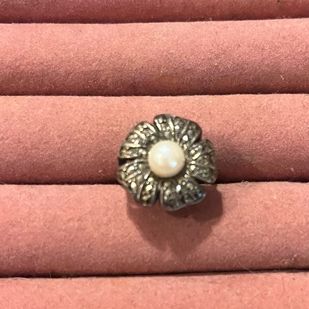 Elegant Sterling Silver Faux Pearl Flower Ring